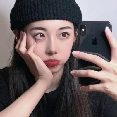 怪笑少女
